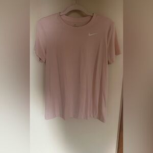 Light pink Nike women’s shirt